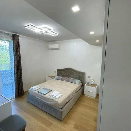 Casa Di Jo 3* אמפולי